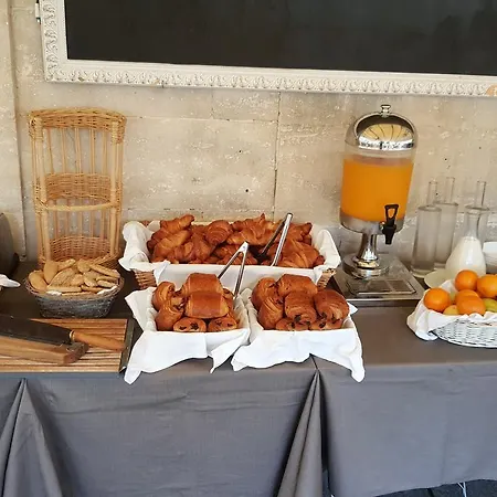 Du Palais Des Papes 3*