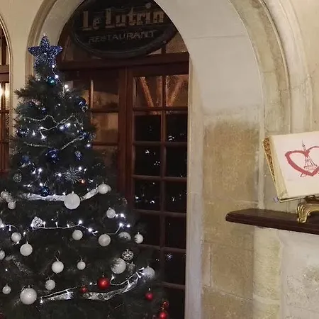 Du Palais Des Papes Avignon